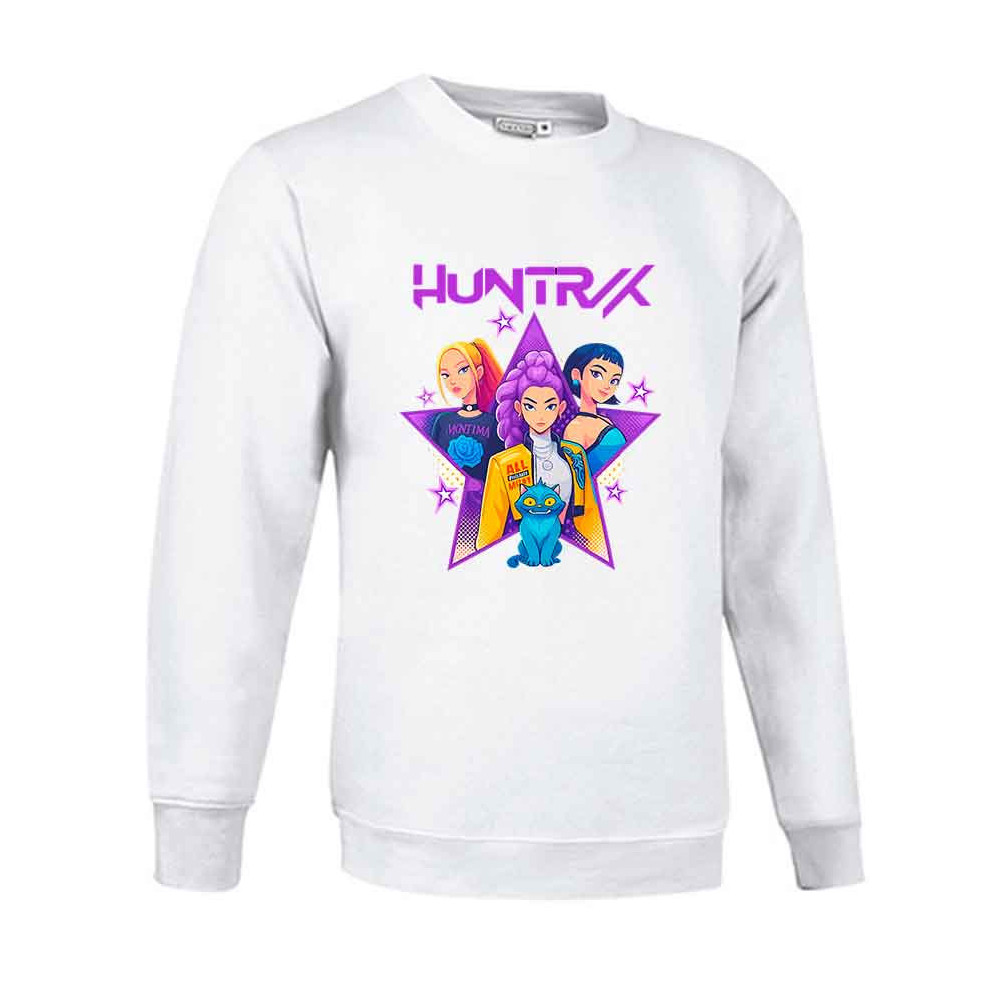 Sudadera blanca con diseño Huntrix, tres chicas anime y un gato azul sobre una estrella violeta
